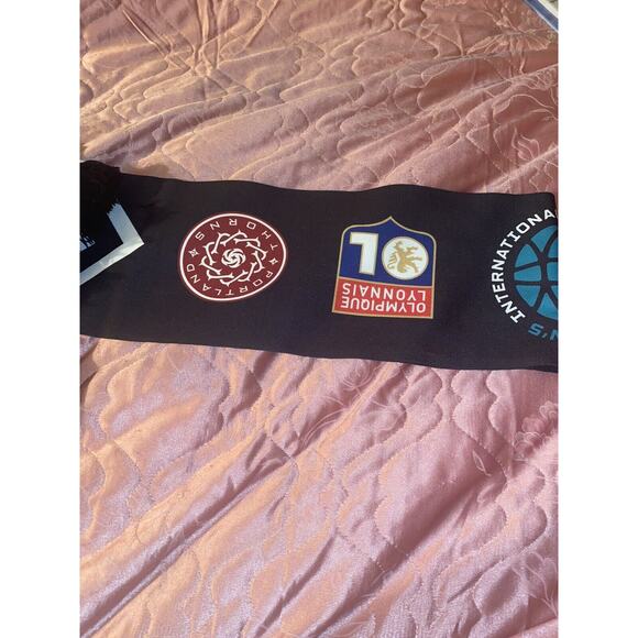 Ruffneck Women’s International Champions Cup 2021 Scarf - WICC Soccer FCB New - Picture 3 of 11